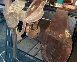 World War I (WWI) saddle. U.S. Cavalry saddlebags 