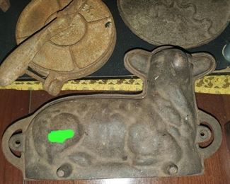 Cast iron lamb cake mold
