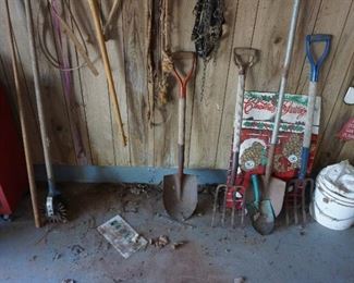 garden tools, decor