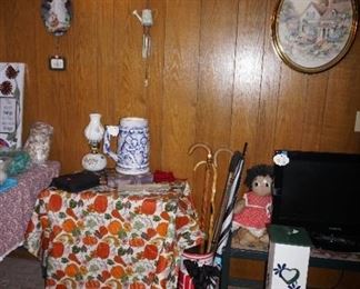 doll, tv, bench, decor