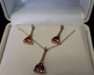 0K Necklace And Earrings With Mystic Topaz Stones
