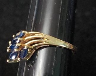 Ladies 14k With Sapphires Ring