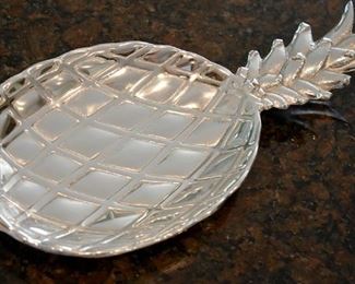 large pineapple tray, made in the USA with Armetale metal, Wilton Armetale brand product