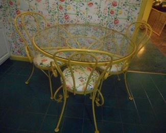 ROUND GLASS TABLE & 6 CHAIRS $400