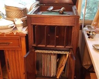 COLUMBIA GRAFONOLA  PHONOGRAPH with Cabinet
