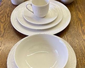 Mikasa "Italian Countryside" dish set - svc. for 8 + additional