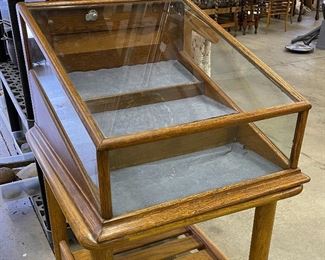 Small Locking Display Case