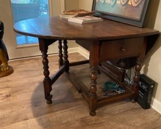 200 yr old Gate leg table