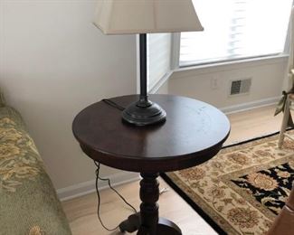 Round Side Table, Lamp