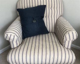 Club Chair w/ Button Tufted Back