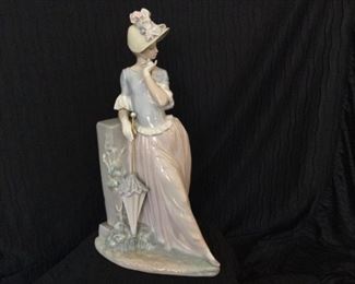 Lladro Esthetic Pose