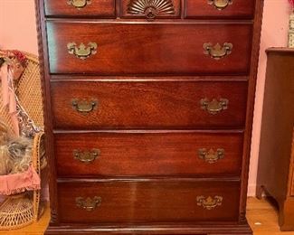 MAHOGANY CHEST OF DRAWERS $150