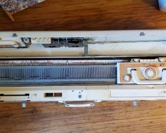 Brother Knitting Machine KH840