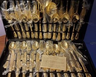 WM. Rogers & Sons Enchanted Rose Gold Plated Service for 12 Gold Plated Flatware Silverware Set