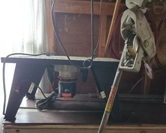 RYOBI 1 1/2 peak router and table - Come along