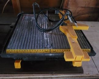 Plasplugs Model DWW405US diamond wheel wet saw