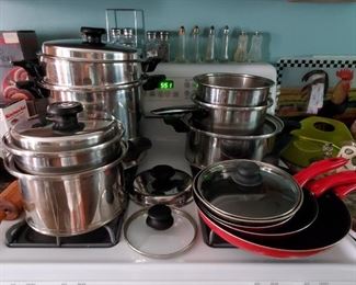 Set of Lifetime cookware