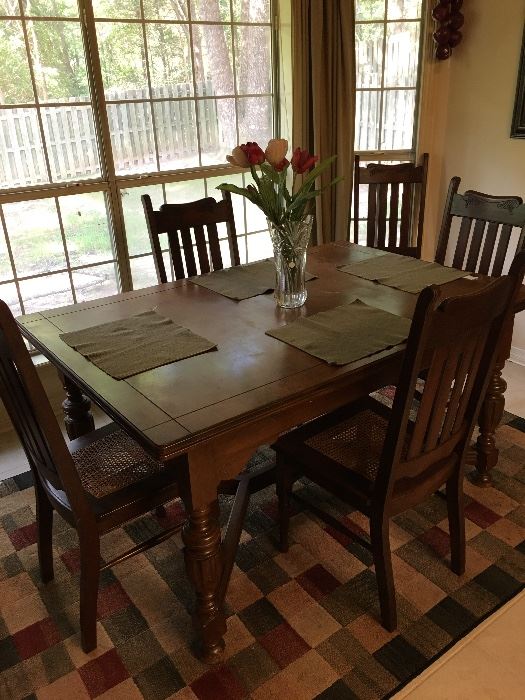 Dining table & chairs