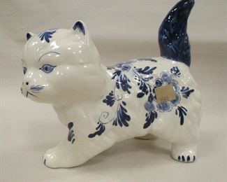 LARGE DELFT HOLLAND PORCELAIN KITTEN. 7.5" LONG