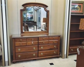 Dresser/Mirror