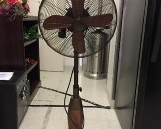 Deco Breeze 18" outdoor fan