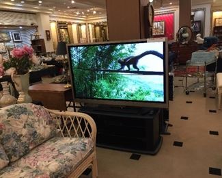 Vizio 60" Plasma great picture 2007 model and stand.