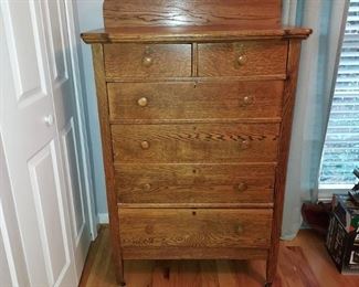 Beautiful Oak 2 Drawer Over 4 Chest of Drawers