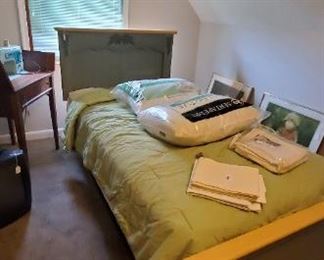 one of pair of twin beds