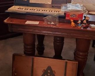 vintage keyboard and telescope