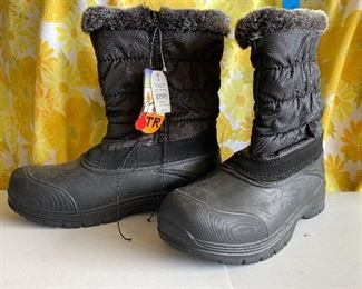 Size 8 Winter Boot $8.00