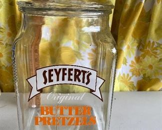 Seyfert's Butter Pretzel Canister $12.00