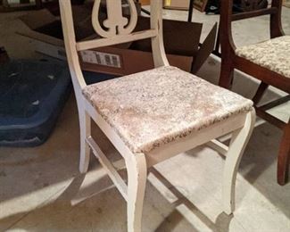 (1) Decorative Chair