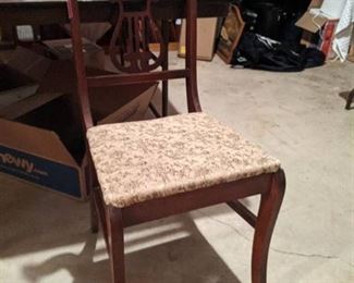 (1) Decorative chair