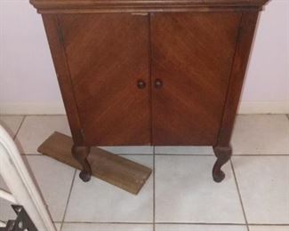 VINTAGE SEWING MACHINE CABINET