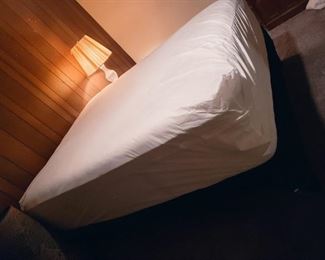 New electric Queen size Beauty Rest Legend Bed