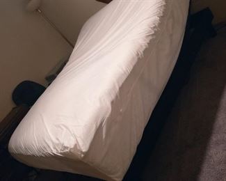 New Electric Beauty Rest  " Legend" Queen Size Electric Bed 