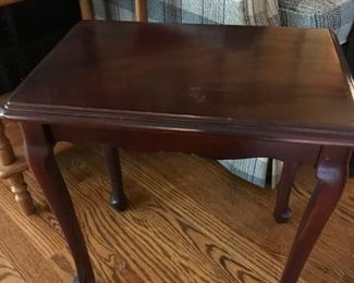 30.00 - Small Mahogany Queen Anne side table (one small smudge area on top-see photo) 18"x12"  and 18" tall