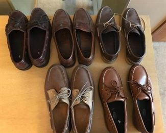 $ 40.00 - Group of 5 pairs of Men's casual shoes 9.5/10    (Rockport-Sperry-Vibram)