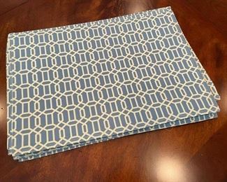 Set of 8 placemats. 