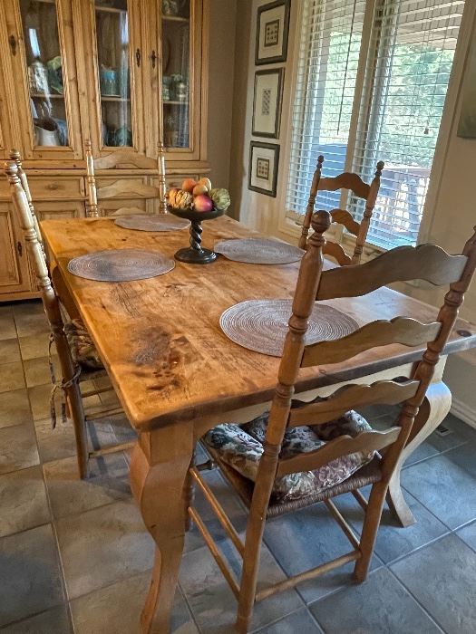 Stunning Romanian Pine dining table and chairs. Top quality piece in excellent condition!