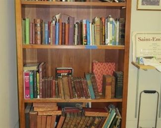 THOUSANDS OF BOOKS LEFT.  MOSTLY VERY OLD.  LOTS OF SLEEPERS HERE.