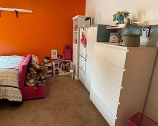 Storage Locker ,Chest and Bookshelf