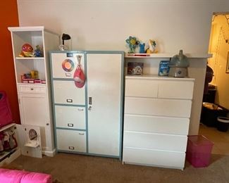 Storage Locker ,Chest and Bookshelf