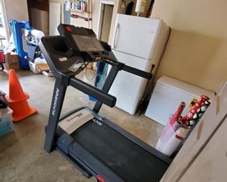 Schwinn 830 Treadmill