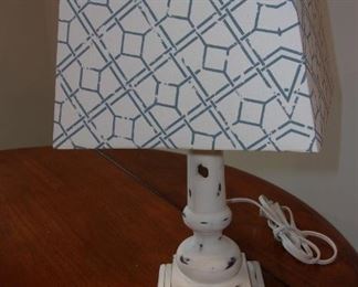 Farmhouse style Table Lamp
