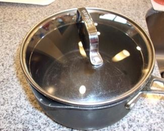 Cuisinart Kitchen Pot w/ Lid - Used