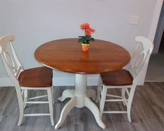 Kitchen Table w/ Chairs - Farmhouse Style