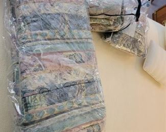$50 Queen Reversible Comforter Set (2 pillows, bed skirt) 