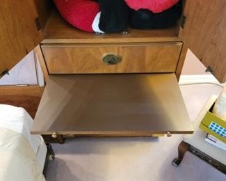 Head board Case Pull out table