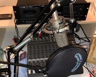 Audio-Technica AT4047/vs 40 Series Microphone